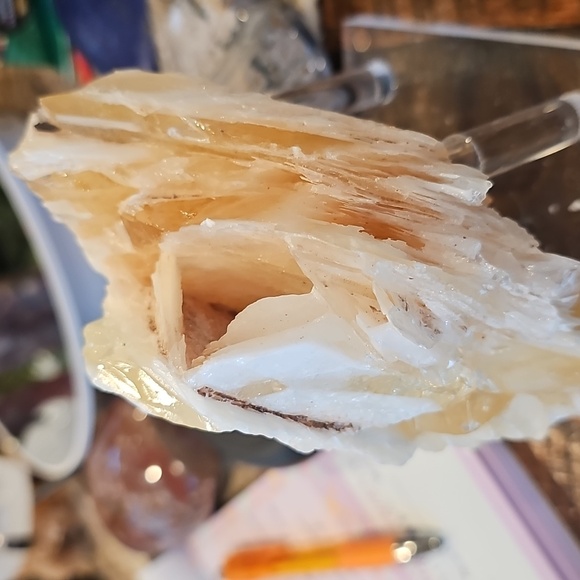 Yellow Glowing Angel Wing Calcite Specimen With Cave 5.0" 2.22lbs - Picture 1 of 16